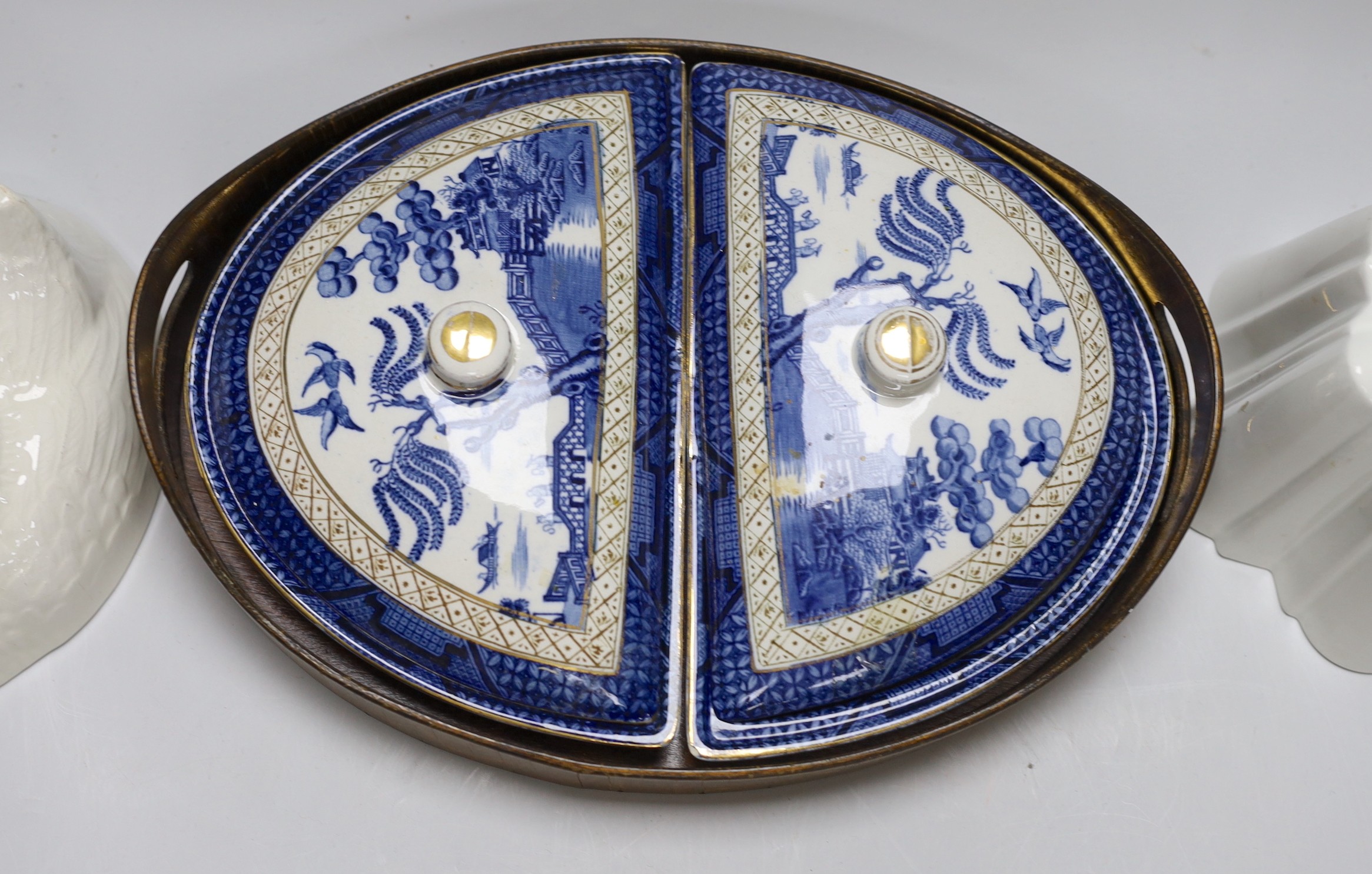 A Booths Real Old Willow pattern hors d'oeuvres set and two jelly moulds, Shelley and Greens